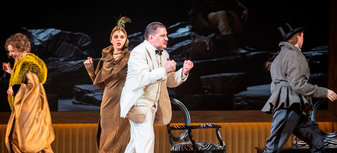 Трагифарс о проклятом времени